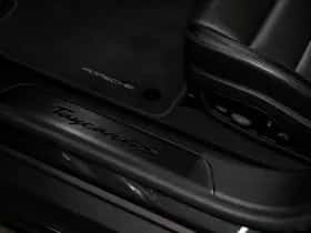 Porsche Taycan (2024) thumbnail 51