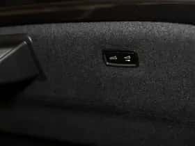 Porsche Taycan (2024) thumbnail 58