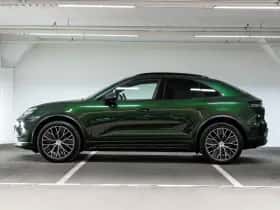 Porsche Macan (2024) thumbnail 2