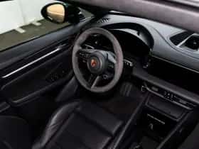 Porsche Macan (2024) thumbnail 23