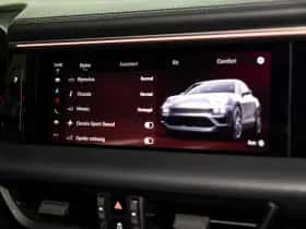Porsche Macan (2024) thumbnail 32