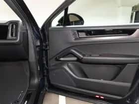 Porsche Cayenne (2026) thumbnail 32