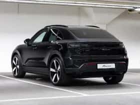 Porsche Macan (2026) thumbnail 3