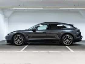 Porsche Taycan (2021) thumbnail 2