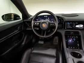 Porsche Taycan (2021) thumbnail 17