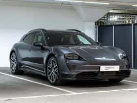 Porsche Taycan (2021) thumbnail 5