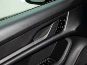 Porsche Taycan (2021) thumbnail 44