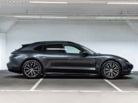 Porsche Taycan (2021) thumbnail 6