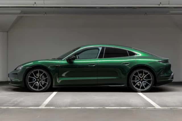 Porsche Taycan (2026) thumbnail 2
