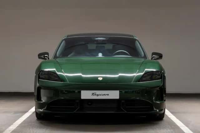 Porsche Taycan (2026) thumbnail 4