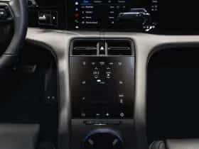 Porsche Taycan (2026) thumbnail 37