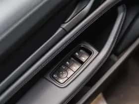 Porsche Taycan (2026) thumbnail 51