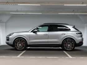 Porsche Cayenne (2024) thumbnail 2