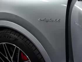 Porsche Cayenne (2024) thumbnail 11