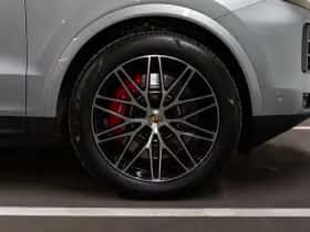 Porsche Cayenne (2024) thumbnail 13