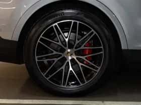 Porsche Cayenne (2024) thumbnail 14