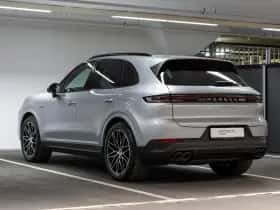 Porsche Cayenne (2024) thumbnail 3