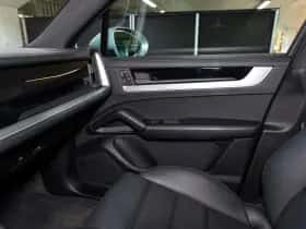 Porsche Cayenne (2024) thumbnail 42