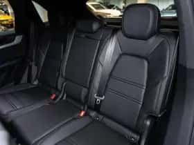 Porsche Cayenne (2024) thumbnail 49