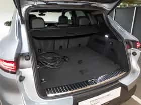 Porsche Cayenne (2024) thumbnail 55