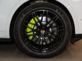 Porsche Cayenne (2024) thumbnail 16