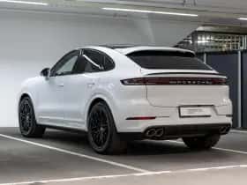 Porsche Cayenne (2024) thumbnail 3