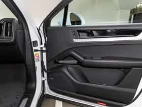 Porsche Cayenne (2024) thumbnail 23