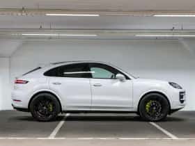 Porsche Cayenne (2024) thumbnail 6