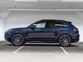 Porsche Cayenne (2024) thumbnail 2