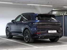 Porsche Cayenne (2024) thumbnail 3