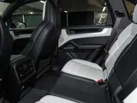 Porsche Cayenne (2024) thumbnail 35