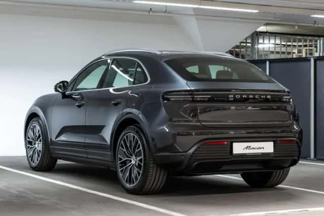 Porsche Macan (2026) thumbnail 3