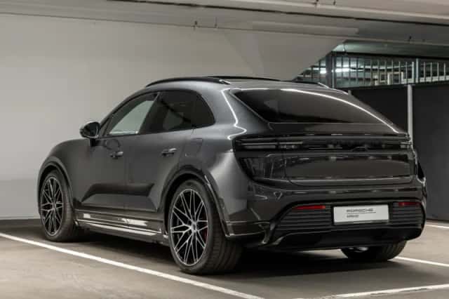 Porsche Macan (2025) thumbnail 3