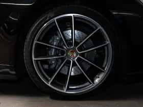 Porsche 911 (2021) thumbnail 12