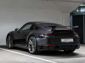 Porsche 911 (2021) thumbnail 3