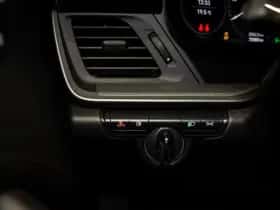 Porsche 911 (2021) thumbnail 46