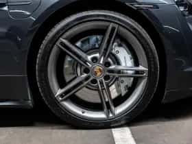 Porsche Taycan (2022) thumbnail 11