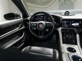 Porsche Taycan (2022) thumbnail 17
