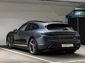 Porsche Taycan (2022) thumbnail 3