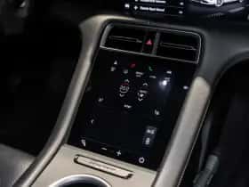 Porsche Taycan (2022) thumbnail 32