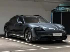 Porsche Taycan (2022) thumbnail 5