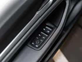 Porsche Taycan (2022) thumbnail 48