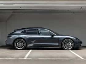 Porsche Taycan (2022) thumbnail 6