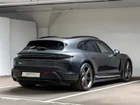 Porsche Taycan (2022) thumbnail 8