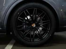 Porsche Cayenne (2026) thumbnail 16