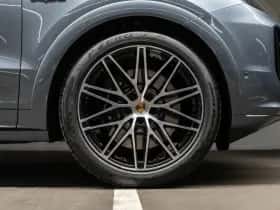 Porsche Cayenne (2026) thumbnail 16
