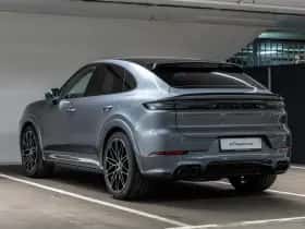 Porsche Cayenne (2026) thumbnail 3