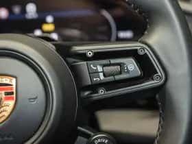 Porsche Taycan (2026) thumbnail 23