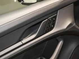 Porsche Taycan (2026) thumbnail 53