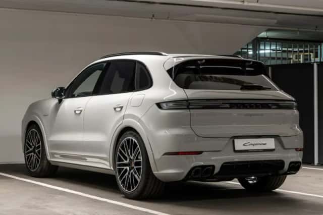 Porsche Cayenne (2026) thumbnail 3
